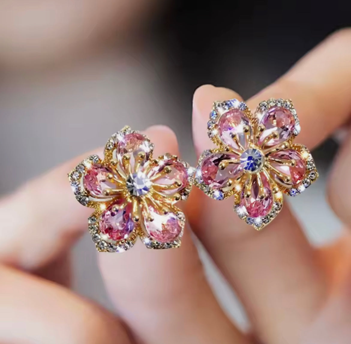 Womens Style 2pc Pair Glistening Flower Gem Stone Earrings