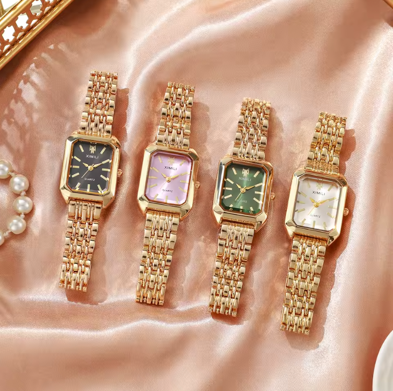 Golden Wrist Watch 7.9 Inch Length Stainless Steel Luxury Fashioned Quartz Watch