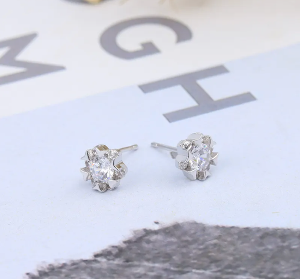 7.8mm Primium Cut Stainless Steel And Rhinestone Dimond Stud Earrings Pair