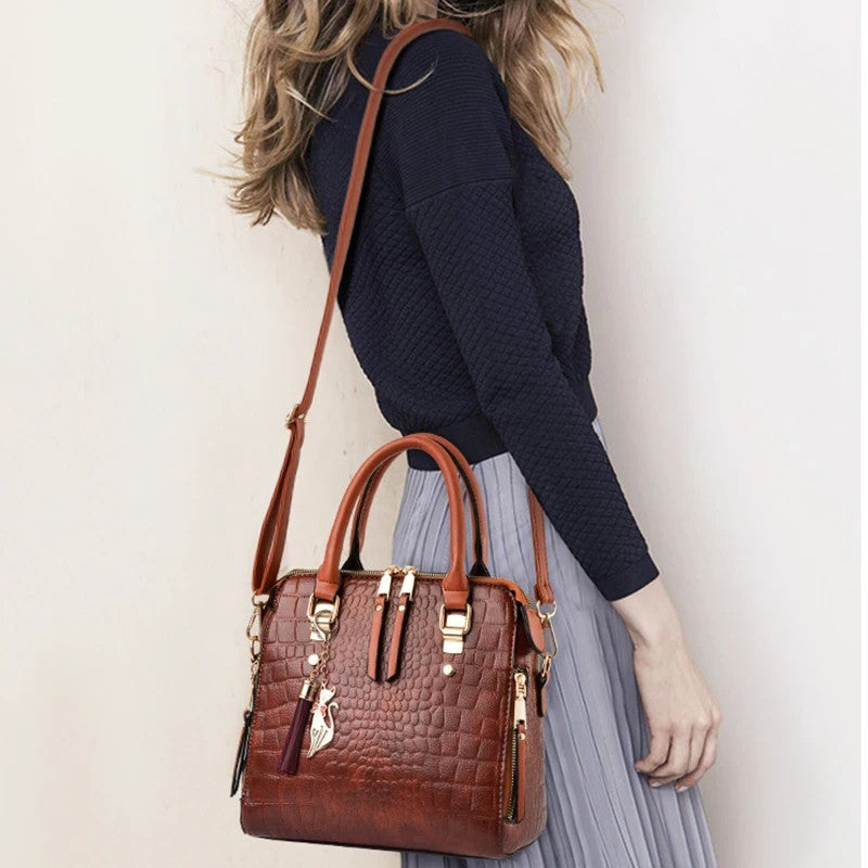 Synthetic Aligator Print Luxury Handbag Travel Zipper Purse And Adjustable Strap
