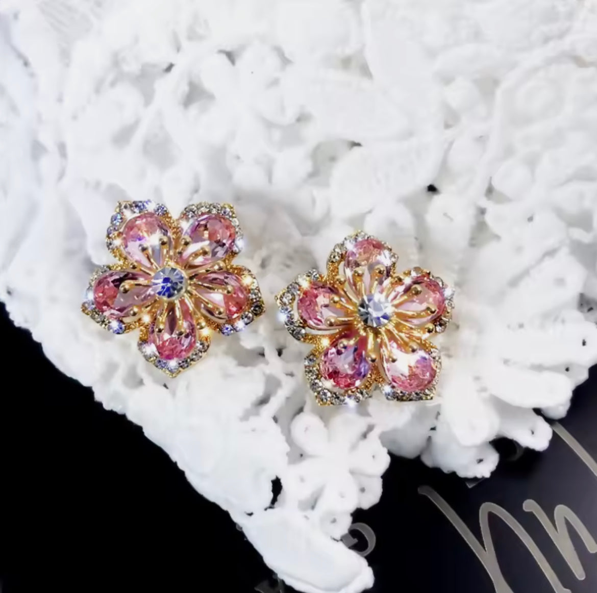 Womens Style 2pc Pair Glistening Flower Gem Stone Earrings