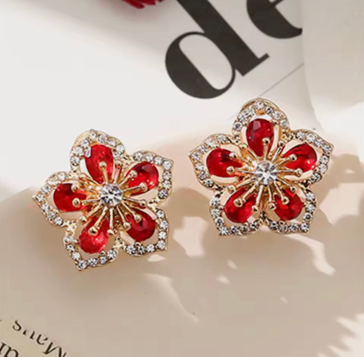 Womens Style 2pc Pair Glistening Flower Gem Stone Earrings