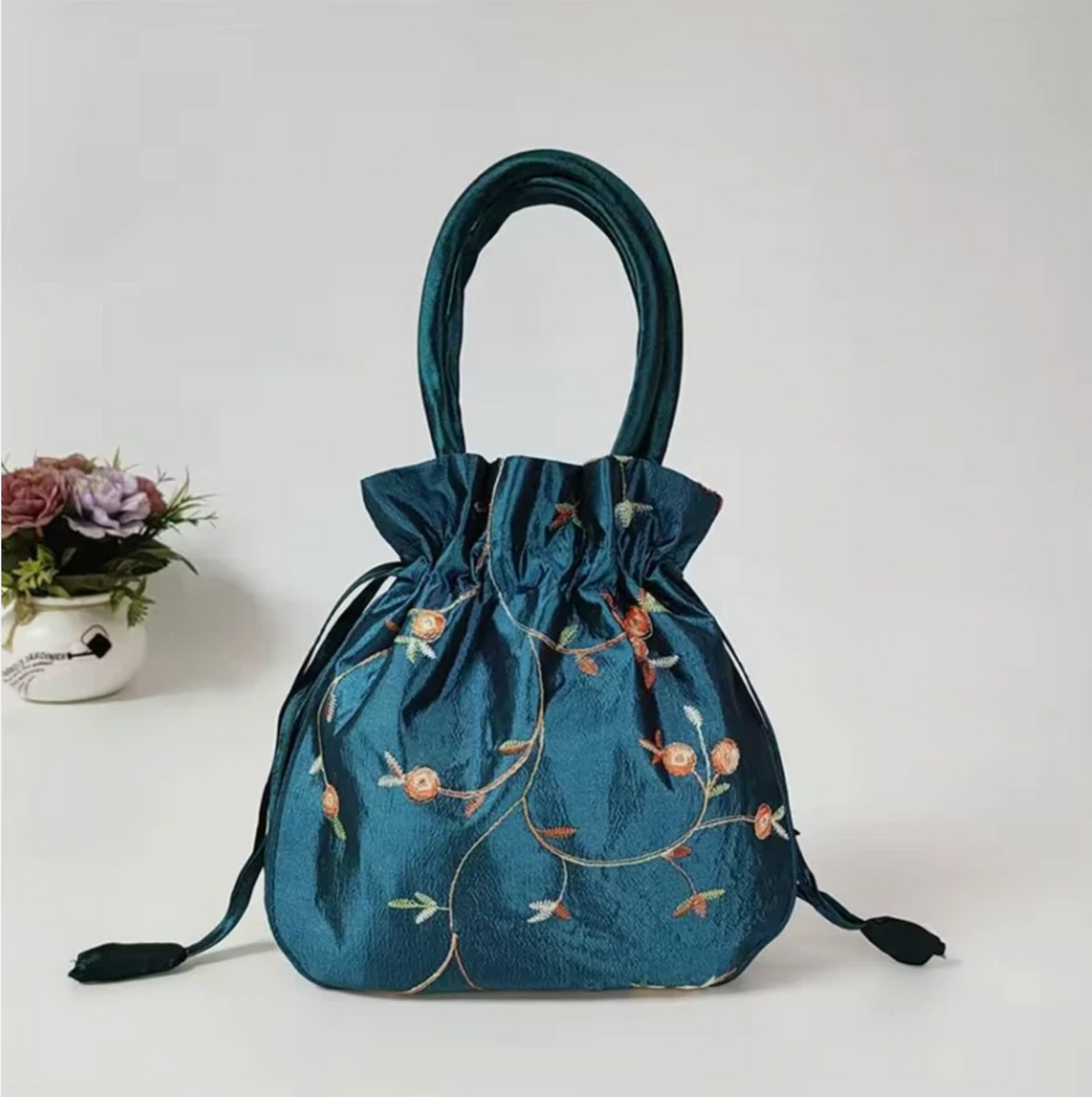 Woman’s Embroidery Flowers Sliky Pouch Hand Bag