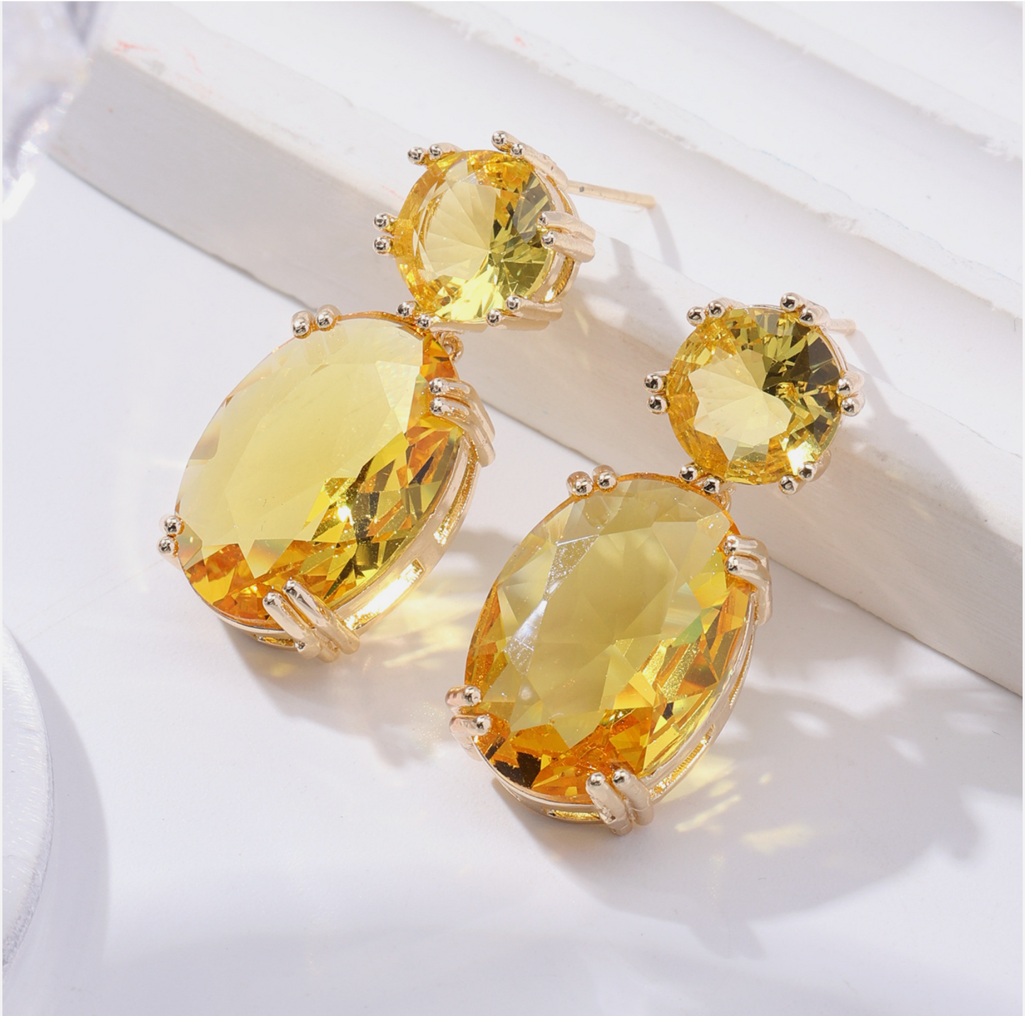 Woman’s Alloy Jem Creative Personality Drop-shaped Oval Earrings Pair