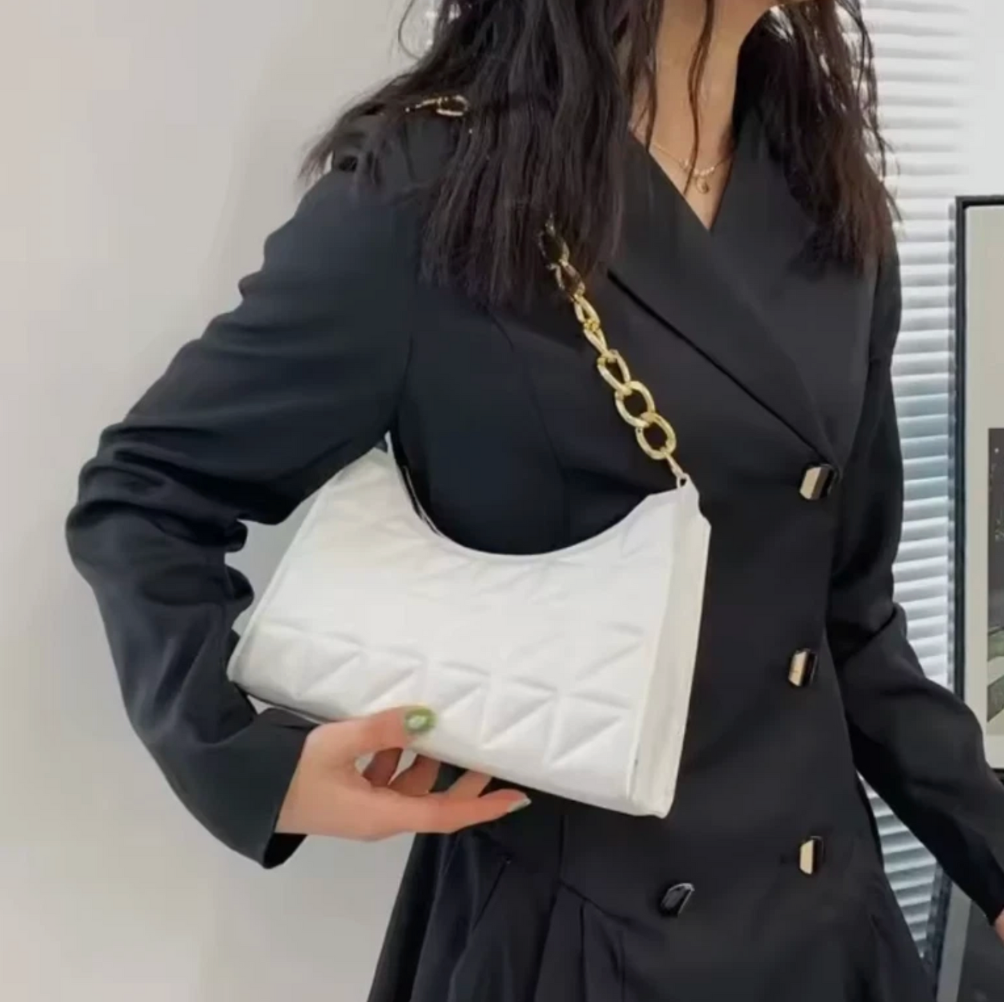 Woman's Luxury Chain Strap Shoulder Handbag