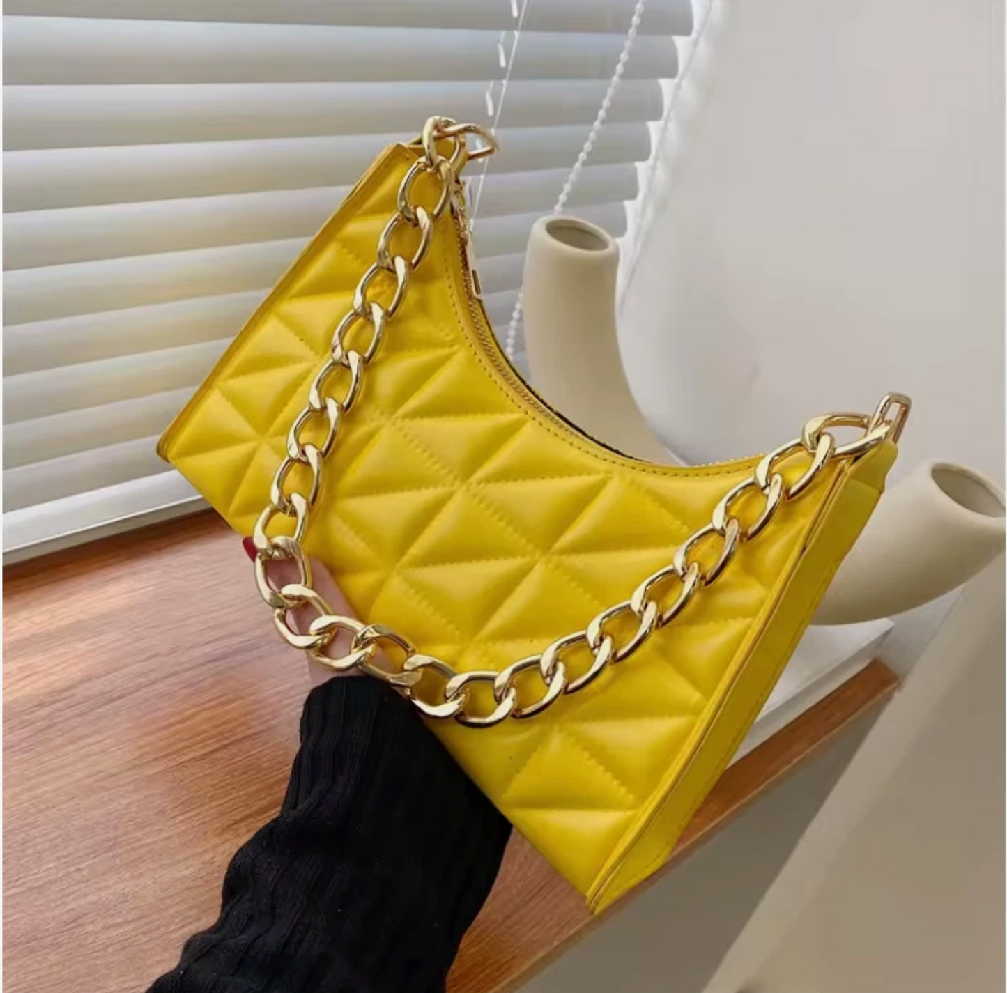 Woman's Luxury Chain Strap Shoulder Handbag