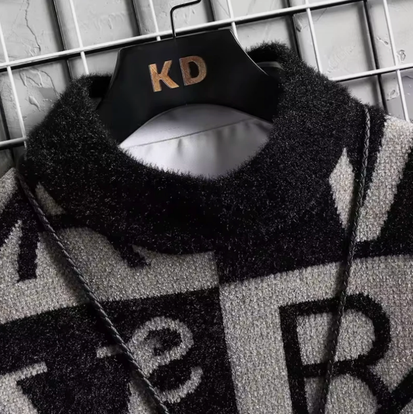 Mens Luxury Design Fashion New Style Warm Sweater