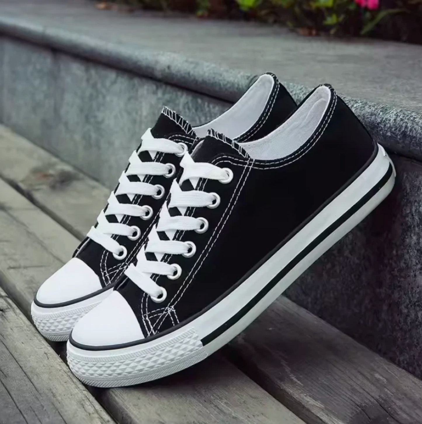 Unisex Shoes Classic Flat Bottom Low Top Lace Up Casual Sneakers
