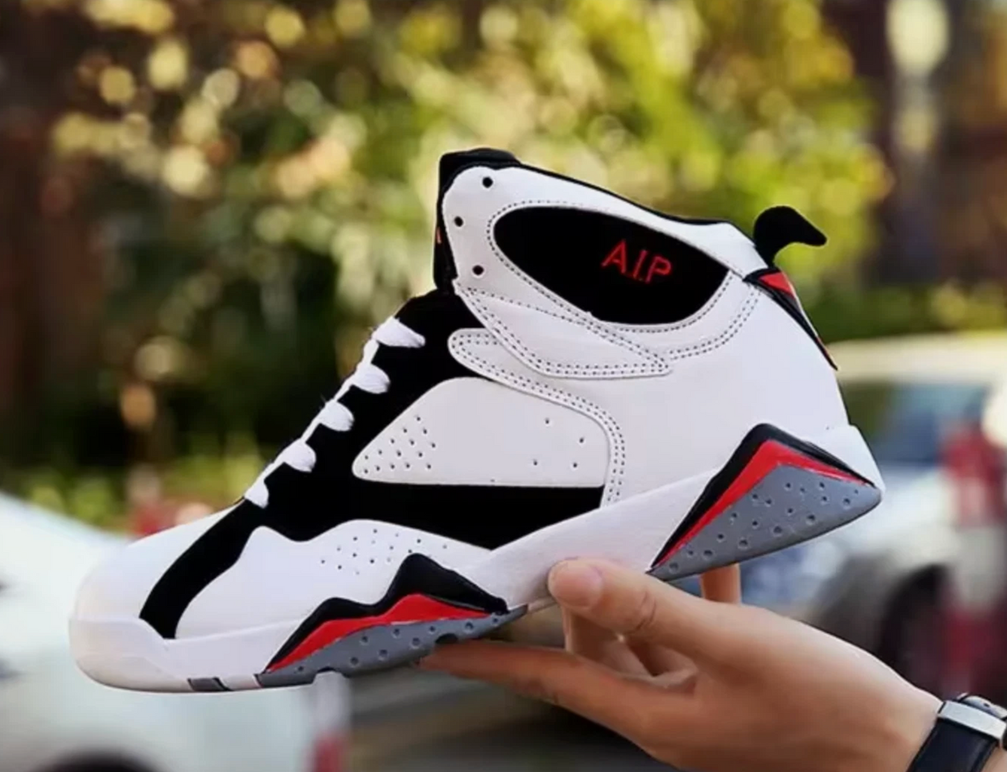 Mens Black Or White, Red Basketball 2019 Style Retro High Top Shoes