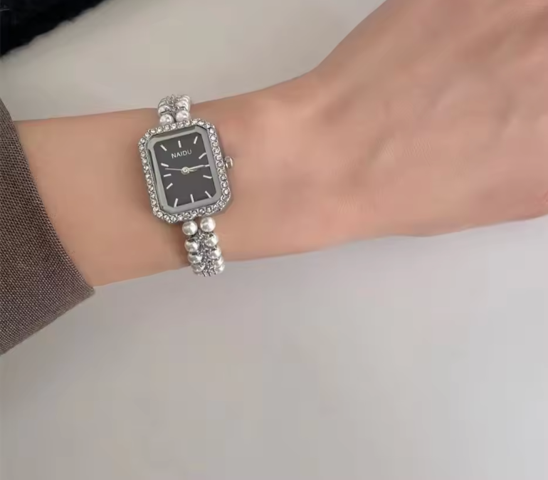 Womens Pearl Quartz Watch Classic Fashion Solid Color 20cm Length Watch