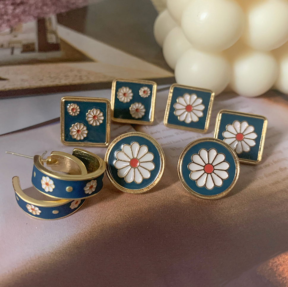 Unique Style Turquise And White Stud Earrings Vintage Fashion Artistic Pair