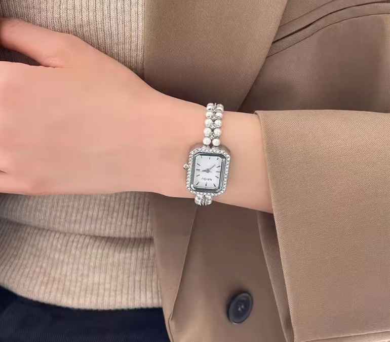 Womens Pearl Quartz Watch Classic Fashion Solid Color 20cm Length Watch