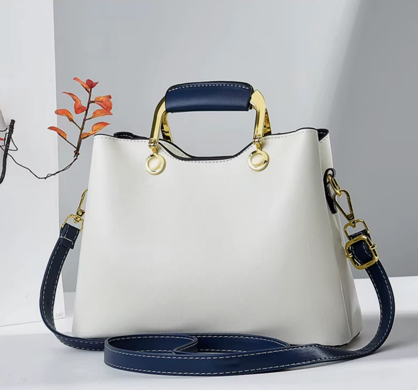 Brand New Woman's Luxury Crafted Handbag & Shoulder Strap Premium Bags