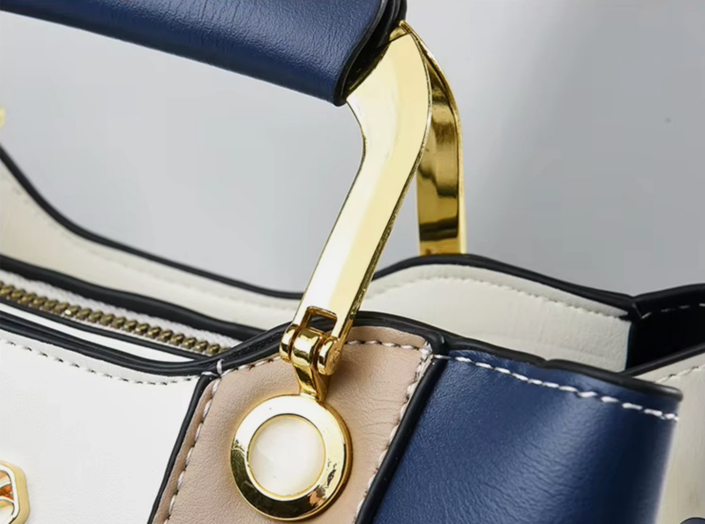 Brand New Woman's Luxury Crafted Handbag & Shoulder Strap Premium Bags
