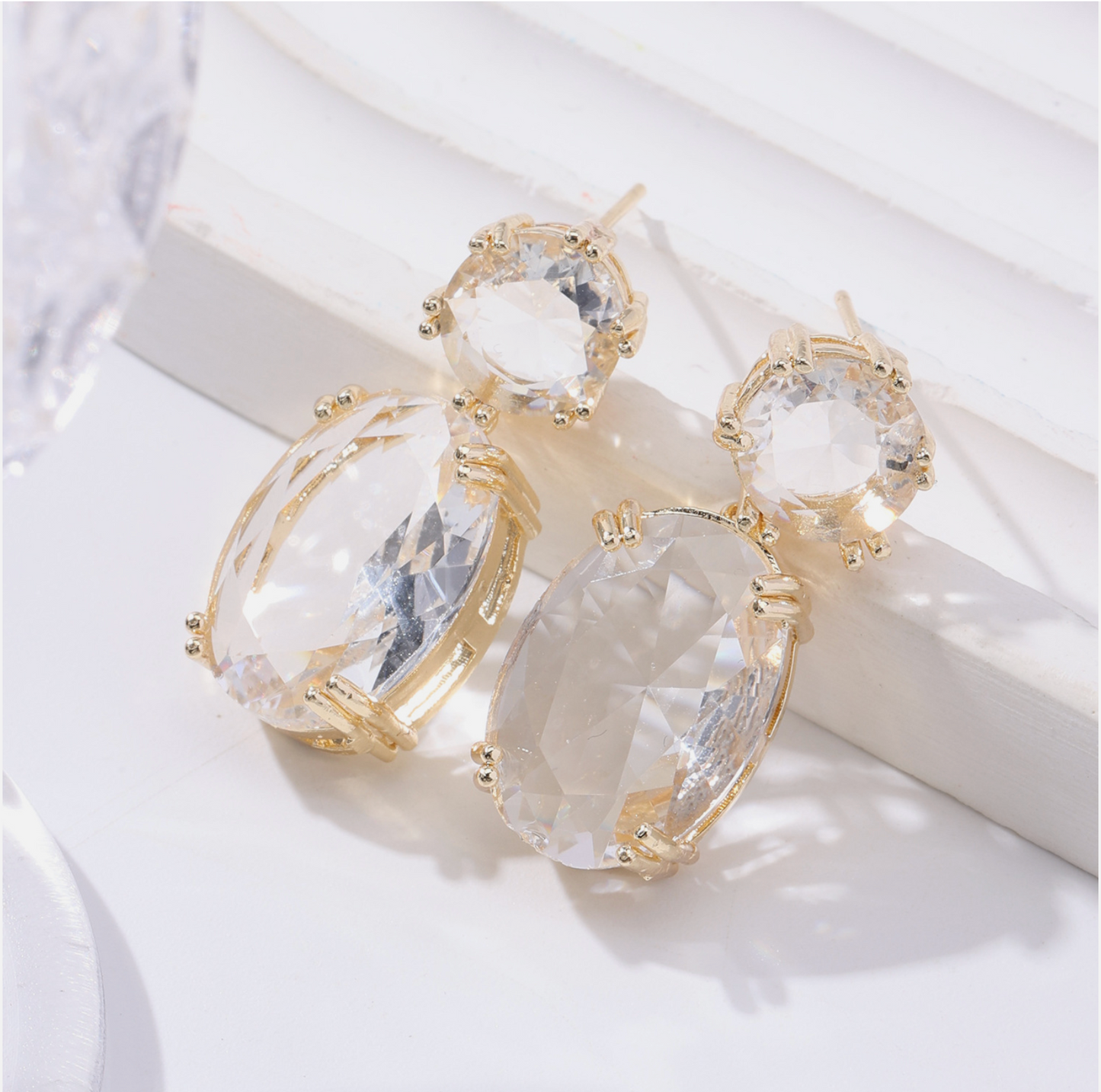 Woman’s Alloy Jem Creative Personality Drop-shaped Oval Earrings Pair