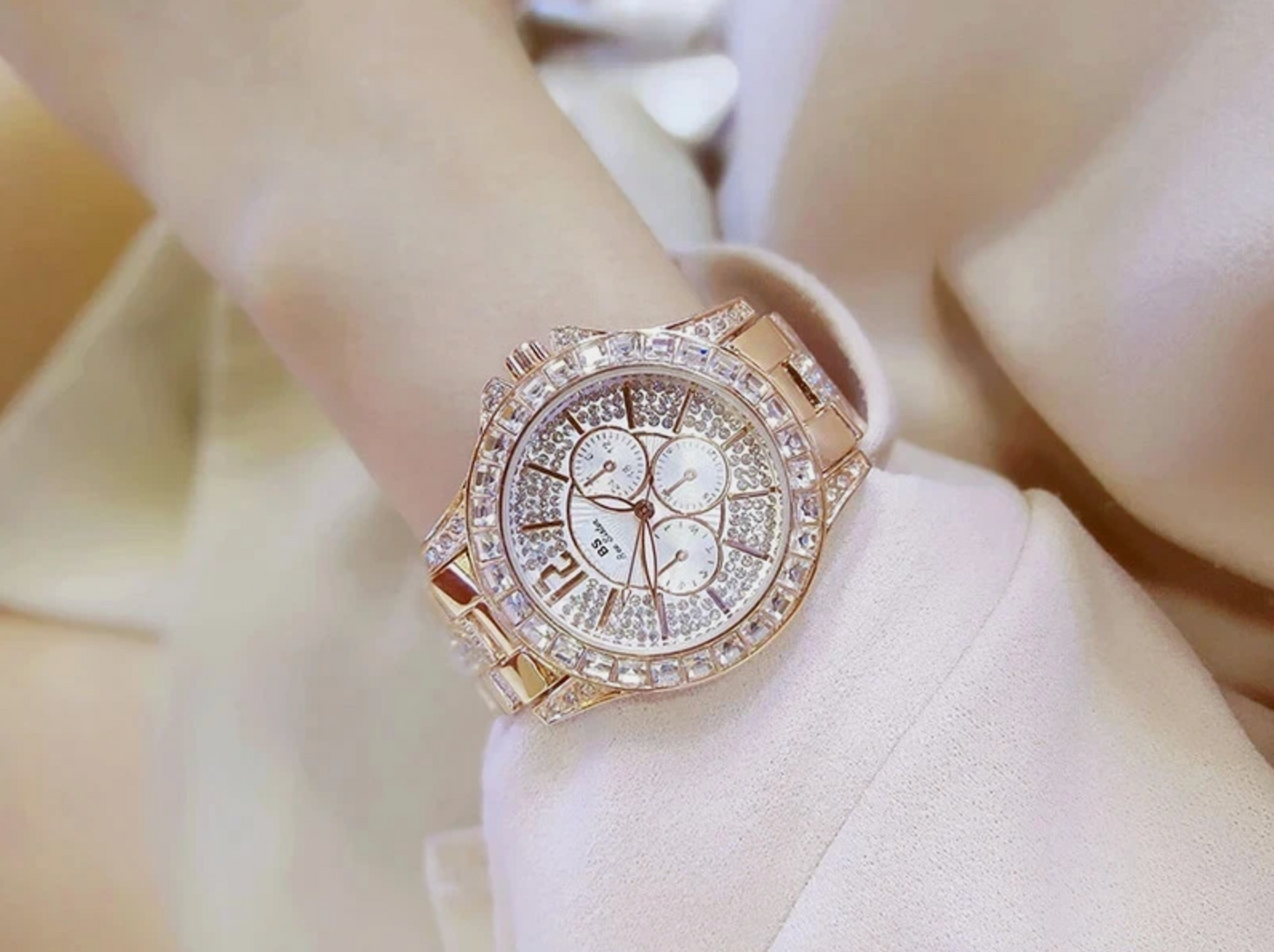 20cm Glistening Unisex Style Luxury Ice Stainless Steel Wristband Quartz Watch
